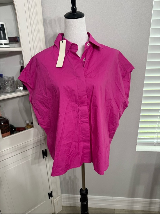 Pinch Tops - Pinch Short Sleeve Oversized Top in a vibrant fuchsia
